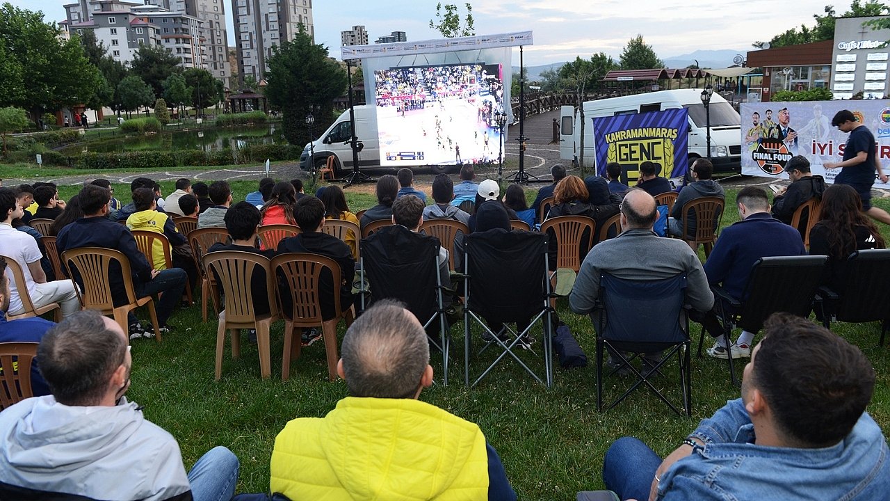 Sporseverler Final Four Heyecanını Dev Ekranlardan Takip Etti