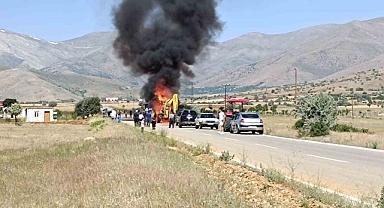 Kahramanmaraş’ta seyir halindeki kepçe yandı!