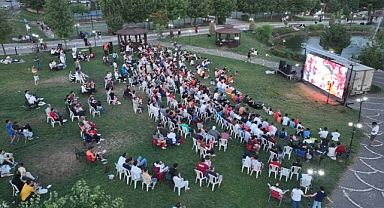 Kahramanmaraşlı Futbolseverler, Milli Heyecana Dev Ekrandan Eşlik Etti