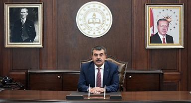 Milli Eğitim Bakanı Yusuf Tekin'den Öğretmenlere Taban Maaş Açıklaması