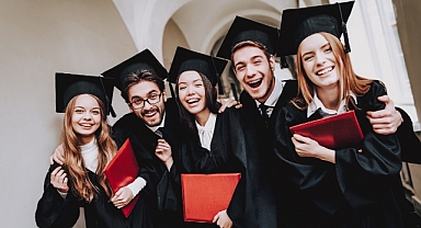 Sınavsız ikinci üniversite okumak isteyenler dikkat! 5 bölüme yaş şartı getirildi!