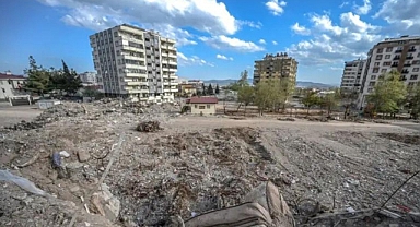 80 kişinin öldüğü Ebrar Sitesi N Blok davasında tutuklu sanık sorumluluğu ölen oğluna yükledi!