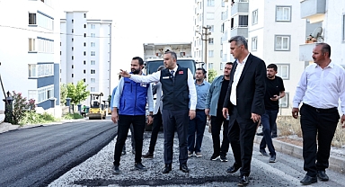 Başkan Toptaş, Hürriyet ve 5 Nisan Mahallesi’ndeki Asfalt Çalışmalarını İnceledi
