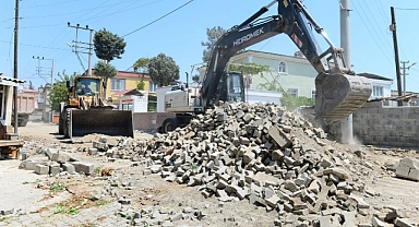 Büyükşehir, Kazım Karabekir Mahallesi’nin Ana Caddesini Asfaltla Yeniliyor