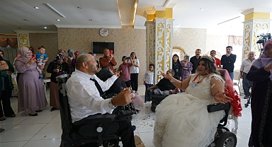 Büyükşehir, Özel Çiftin Özel Gününde Yanında Oldu