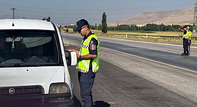 Kahramanmaraş’ta jandarma tüm ilçelerde eş zamanlı denetimini sürdürüyor!