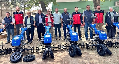 Kahramanmaraş’ta motorlu çapa makinesi dağıtımı yapıldı