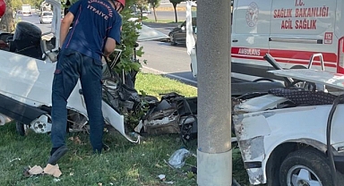Kahramanmaraş’ta otomobilin ikiye bölündüğü kazada can kaybı 2’ye yükseldi!