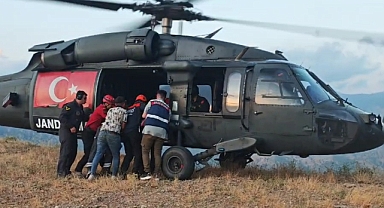 Kahramanmaraş'ta uçurumdan düşen çobanı Jandarma helikopter ile kurtardı