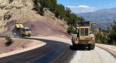Maksutlu ve Bertiz’in Yeni Yolunda Çalışmalar Devam Ediyor