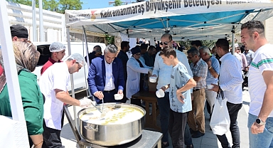 Milli İrade Meydanı’nda Binlerce Kişiye Aşure İkramı Yapıldı