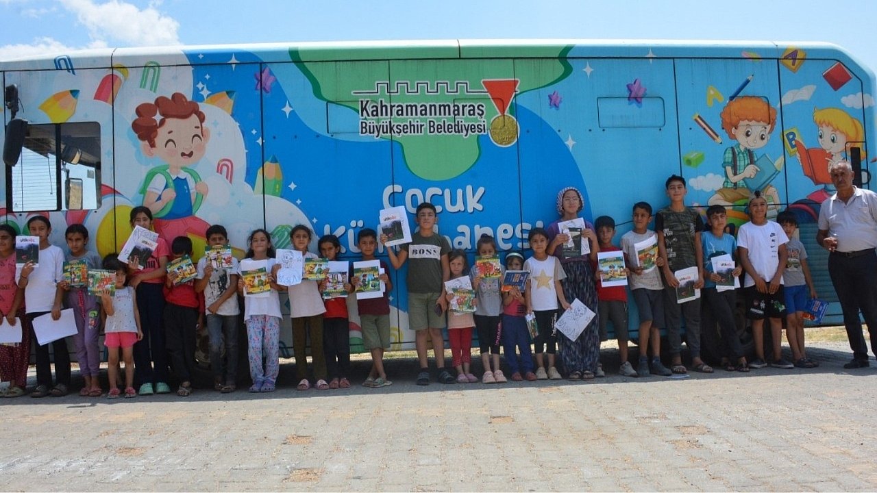 Mobil Kütüphane Yaz Tatilinde Miniklerle Buluşuyor