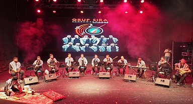 Ağustos Fuarı’nda Sıra Gecesiyle Müzik Dolu Bir Gece Yaşandı