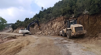Büyükşehir Belediyesi, Andırın’da Grup ve Mahalle Yollarını İyileştiriyor