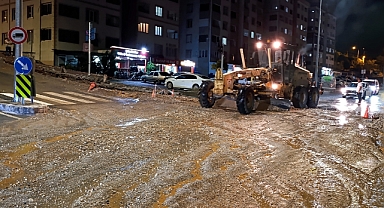 Büyükşehir Belediyesi’nden Hızlı ve Etkili Sağanak Yağış Müdahalesi