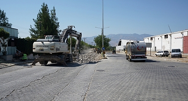 Büyükşehir Belediyesi, Onikişubat’ta Ulaşımı Geliştirmek İçin Çalışmalara Başladı