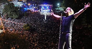 Geleneksel Ağustos Fuarı’nda Kıraç Rüzgârı