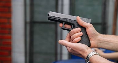 Kahramanmaraş’ta 6 Yaşındaki Çocuk Maganda Kurşunundan Kıl Payı Kurtuldu!