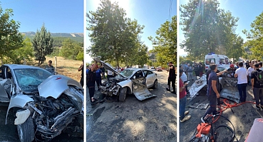Kahramanmaraş'ta hurdaya dönen otomobilden sağ çıktı