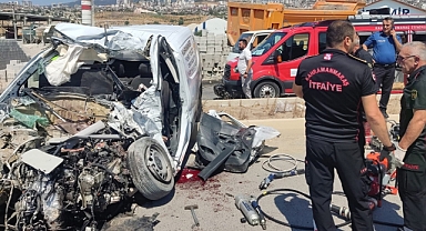 Kahramanmaraş'ta Kamyonla Çarpışan Araçta 1 Kişi Hayatını Kaybetti