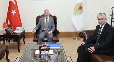 Vali Ünlüer, Elbistan Belediye Başkanı Gürbüz’ü makamında ağırladı