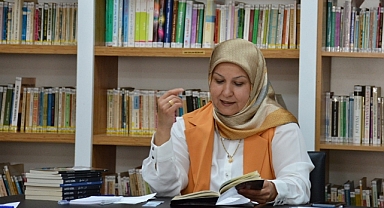 Yazar Hatice Güzel, Kütüphane Söyleşileri’nde Âşıklık Geleneğini Anlattı
