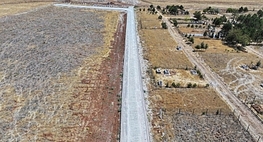 Büyükşehir Belediyesi Afşin Asri Mezarlık Yolunu Yeniledi