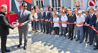 Doktorun deprem acısı okul oldu!