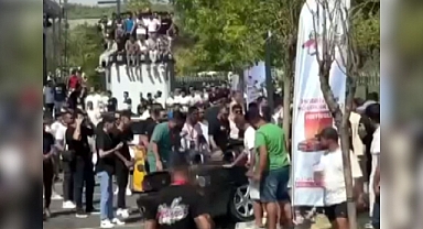 Kahramanmaraş’ta Drift sırasında kontrolden çıkan otomobil seyircilerin arasına daldı