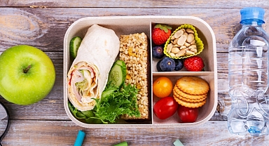 Okul Çağı Çocukları İçin Sağlıklı Beslenme Çantası Önerileri