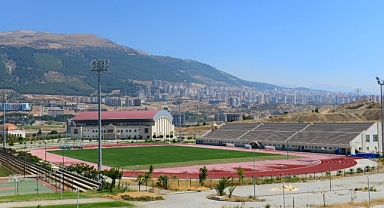 Top oynayacak yer bulamayan Kahramanmaraş İstiklal Spor’un Yeni Evi KSÜ oldu!