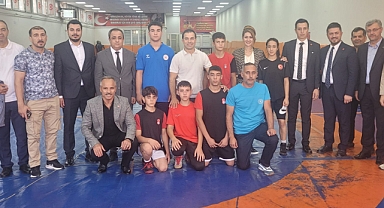 Zühal Karakoç Dora ve Şeref Eroğlu'ndan Güreşçilere Destek Ziyareti!