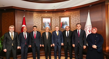 AK Parti Kahramanmaraş heyetinden bakanlara ziyaret!