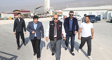 Başkan Akpınar, Çağlayancerit yol projesinde incelemelerde bulundu