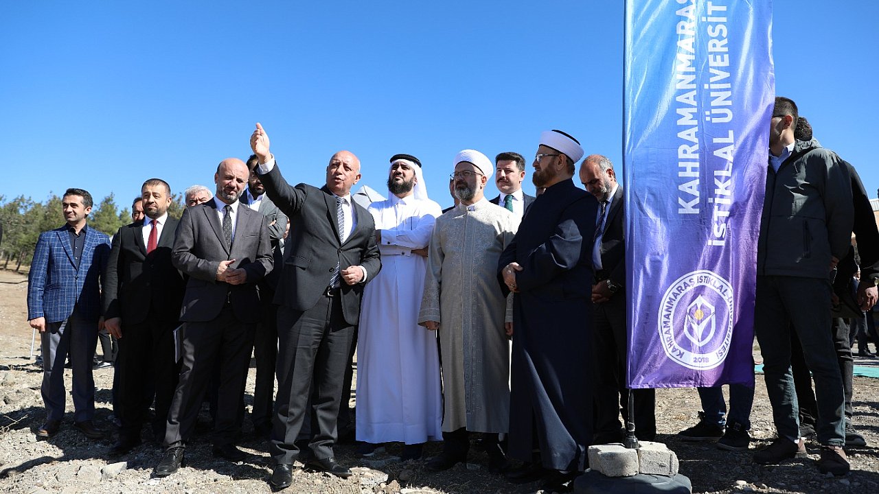 Diyanet İşleri Başkanı Erbaş Karacasu Kampüsü’nü ziyaret etti