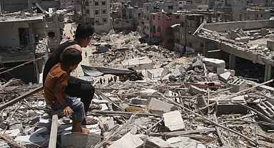 İsrail Okulu vurdu 22 kişi hayatını kaybetti!