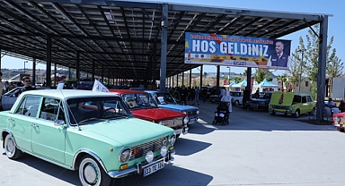 Klasik Otomobiller Kahramanmaraş’ta Görücüye Çıktı!