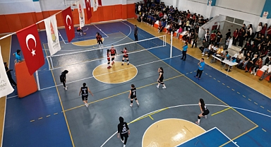 Onikişubat Belediyesi’nin Cumhuriyet Spor Şöleni’nde final heyecanı yaşandı!