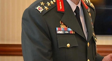 Suriye’den makam aracıyla insan kaçakçılığı yapan generalin rütbesi söküldü!