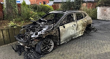 64 bin dolarlık Mercedes şarj olurken bomba gibi patladı!