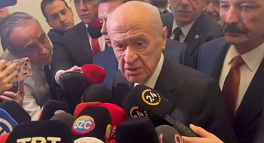 Bahçeli soru soran gazeteciyi azarladı!