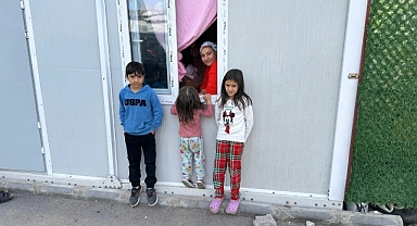 Deprem bölgesinde hayat böyle devam ediyor! 21 ay, 21 metrekare!