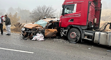 Kahramanmaraş Çağlayancerit'te Trafik Kazası! Otomobil ile Tır Çarpıştı, 3 Yaralı