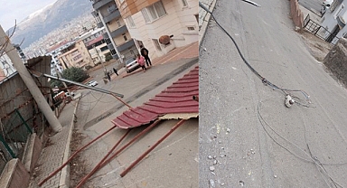 Kahramanmaraş’ta elektrik telleri yerde kaldı! Vatandaşlar Soruyor: AKEDAŞ Ne Zaman Harekete Geçecek?