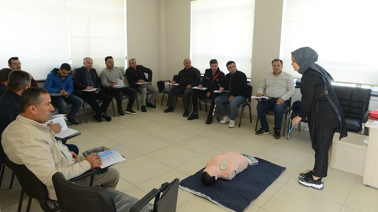 Kahramanmaraş'ta itfaiye personeline acil müdahale eğitimi!