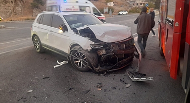 Kahramanmaraş’ta Menzelet yol ayrımında kaza! 2’si ağır 6 yaralı