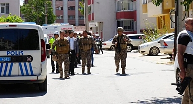 Kahramanmaraş'ta Rehine Krizi! Özel Harekat kapıyı kırıp girdi!