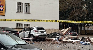 Kahramanmaraş'ta Veli Toplantısında facia! Okulun duvarı çöktü! Belediye çalışanı ve ailesi yaralandı!