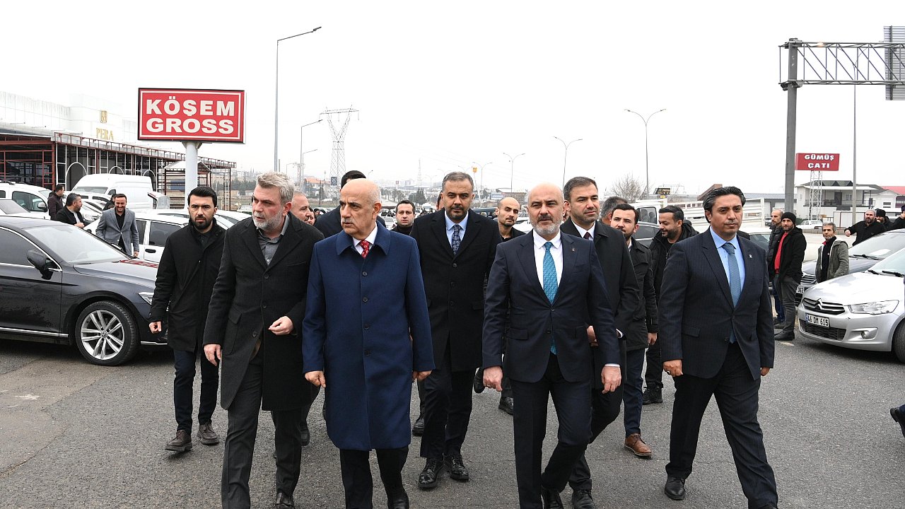 Başkan Görgel ve Kirişci, Galericiler Sitesi’nde Esnafla Buluştu