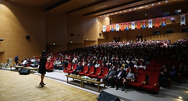 Dilek Livaneli, Kahramanmaraş'ta Genç Öğretmen Adaylarıyla buluştu!